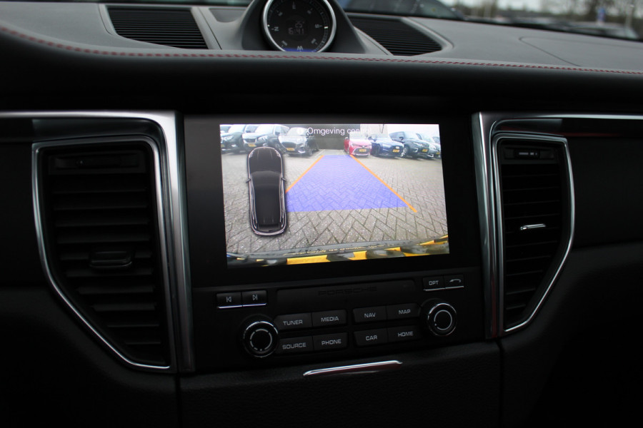 Porsche Macan 2.0 / Trekhaak / Panoramadak / Camera / Leder / Bose / 21'' / Luchtvering / Keyless / Navigatie / DAB / Stoelverwarming / ACC