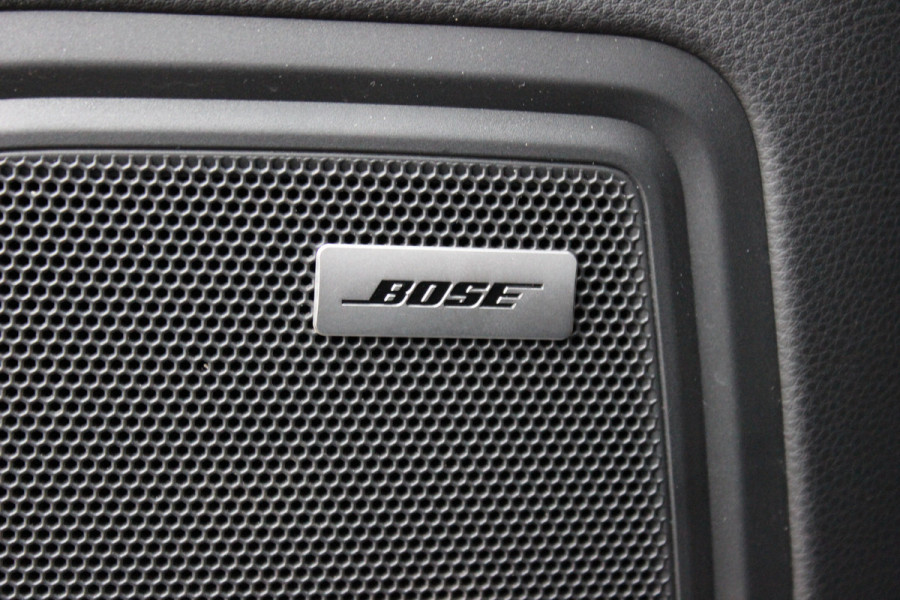 Porsche Macan 2.0 / Trekhaak / Panoramadak / Camera / Leder / Bose / 21'' / Luchtvering / Keyless / Navigatie / DAB / Stoelverwarming / ACC