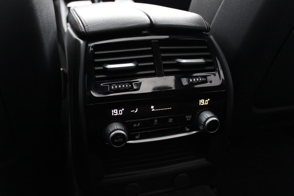 BMW 5 Serie 540i High Exe. M Sport / Trekhaak / Schuifdak / Camera / Leder / Keyless / 20'' / Stoelventilatie+Verwarming / Stuurverwarming / Dodehoek / DAB / ACC