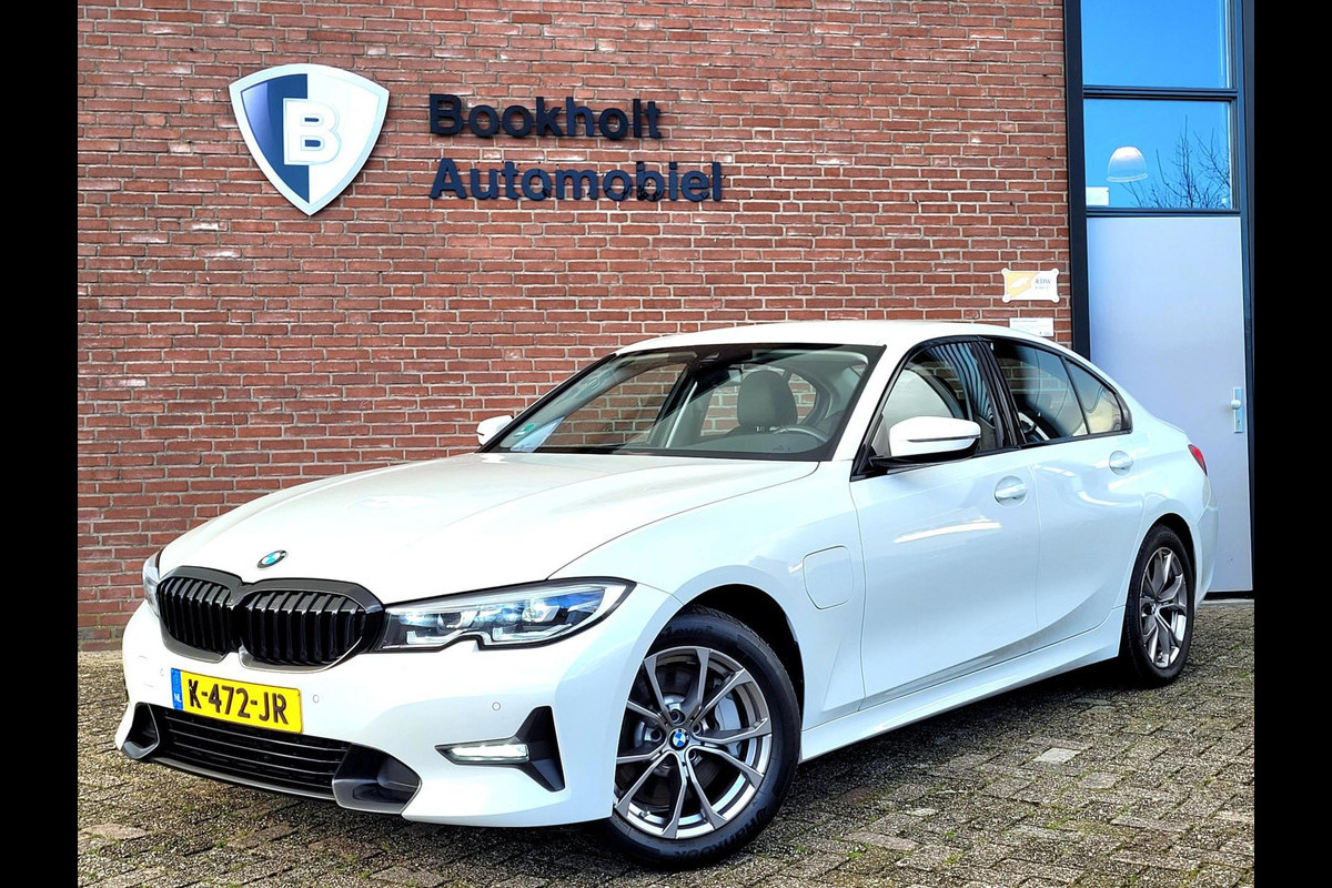 BMW 3-serie 330e Sport Line 292PK, M-stuur, HIFI, Leer, (1e eig. NL NAP)