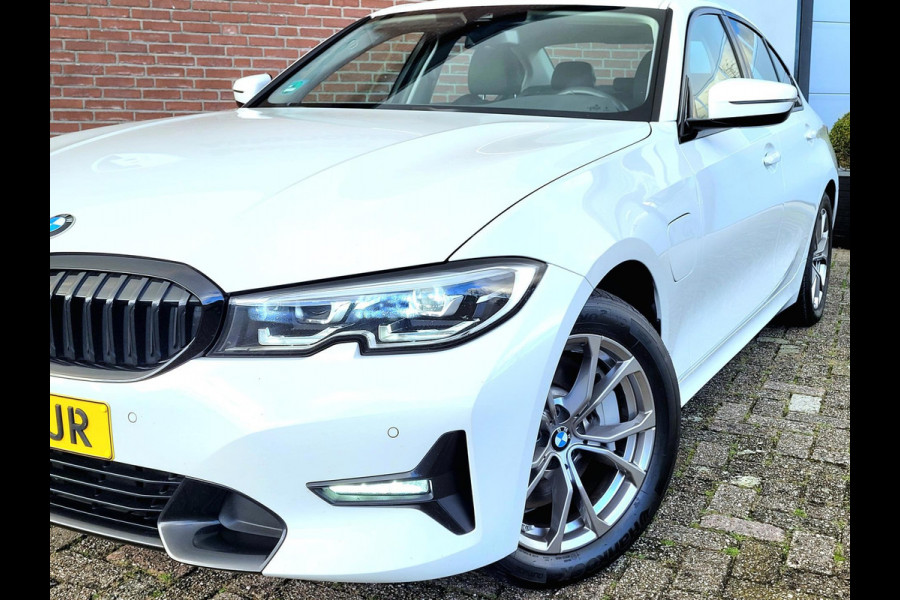 BMW 3-serie 330e Sport Line 292PK, M-stuur, HIFI, Leer, (1e eig. NL NAP)