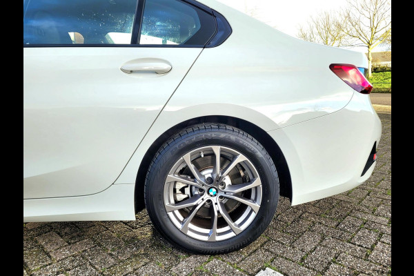 BMW 3-serie 330e Sport Line 292PK, M-stuur, HIFI, Leer, (1e eig. NL NAP)