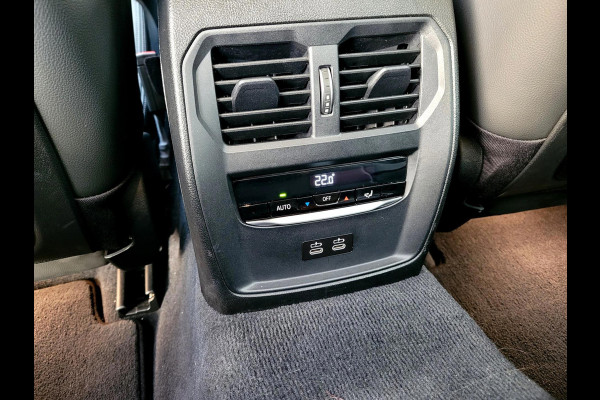 BMW 3-serie 330e Sport Line 292PK, M-stuur, HIFI, Leer, (1e eig. NL NAP)