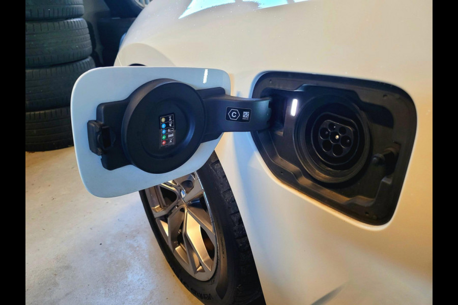 BMW 3-serie 330e Sport Line 292PK, M-stuur, HIFI, Leer, (1e eig. NL NAP)