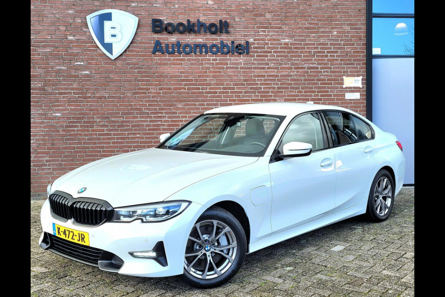 BMW 3-serie 330e Sport Line 292PK, M-stuur, HIFI, Leer, (1e eig. NL NAP)