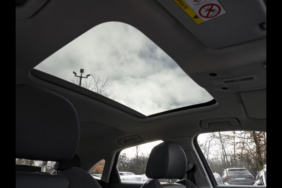 Audi Q3 Sportback 45 TFSI e ** LED, LEDER/ALC, VIRTUAL, PANORAMA, SONOS SOUND, 19-inch LMV ** 1e EIG - Slechts 40.333km. ** ** INFORMEER OOK NAAR ONZE AANTREKKELIJKE FINANCIAL-LEASE TARIEVEN **