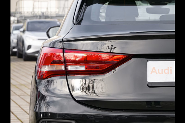 Audi Q3 Sportback 45 TFSI e ** LED, LEDER/ALC, VIRTUAL, PANORAMA, SONOS SOUND, 19-inch LMV ** 1e EIG - Slechts 40.333km. ** ** INFORMEER OOK NAAR ONZE AANTREKKELIJKE FINANCIAL-LEASE TARIEVEN **