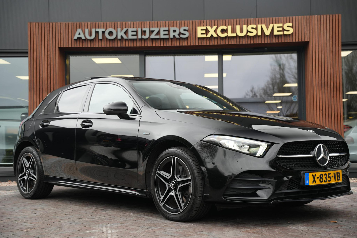 Mercedes-Benz A-Klasse 250 e Business Solution AMG Limited Panoramadak Ambient Widescreen AMG Cruise Camera