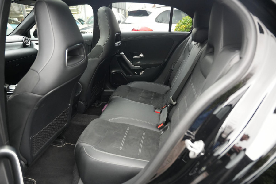 Mercedes-Benz A-Klasse 250 e Business Solution AMG Limited Panoramadak Ambient Widescreen AMG Cruise Camera