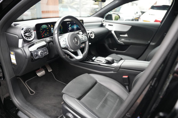 Mercedes-Benz A-Klasse 250 e Business Solution AMG Limited Panoramadak Ambient Widescreen AMG Cruise Camera