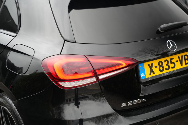 Mercedes-Benz A-Klasse 250 e Business Solution AMG Limited Panoramadak Ambient Widescreen AMG Cruise Camera