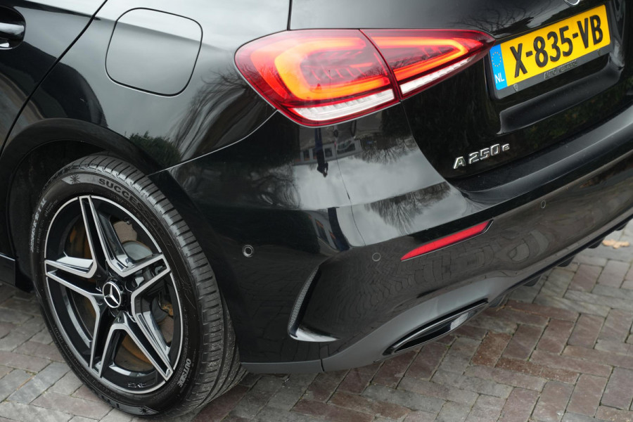 Mercedes-Benz A-Klasse 250 e Business Solution AMG Limited Panoramadak Ambient Widescreen AMG Cruise Camera