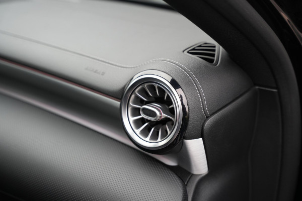 Mercedes-Benz A-Klasse 250 e Business Solution AMG Limited Panoramadak Ambient Widescreen AMG Cruise Camera