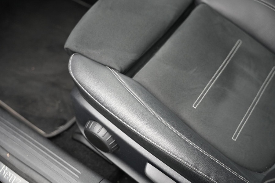 Mercedes-Benz A-Klasse 250 e Business Solution AMG Limited Panoramadak Ambient Widescreen AMG Cruise Camera