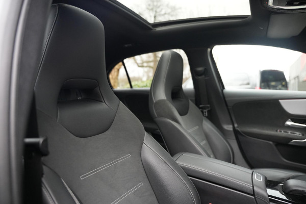 Mercedes-Benz A-Klasse 250 e Business Solution AMG Limited Panoramadak Ambient Widescreen AMG Cruise Camera