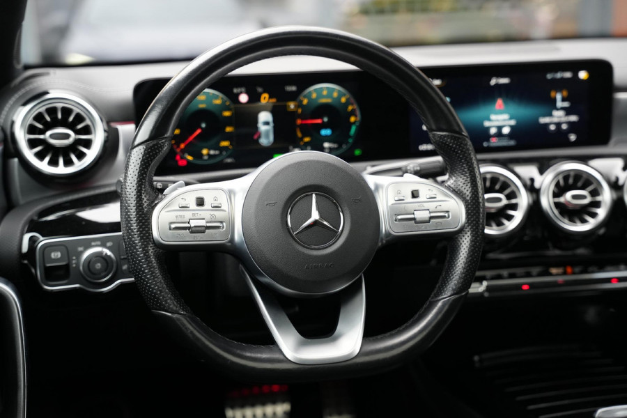 Mercedes-Benz A-Klasse 250 e Business Solution AMG Limited Panoramadak Ambient Widescreen AMG Cruise Camera