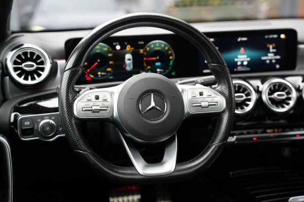 Mercedes-Benz A-Klasse 250 e Business Solution AMG Limited Panoramadak Ambient Widescreen AMG Cruise Camera