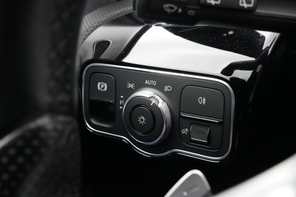 Mercedes-Benz A-Klasse 250 e Business Solution AMG Limited Panoramadak Ambient Widescreen AMG Cruise Camera