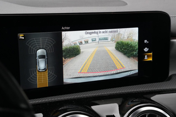 Mercedes-Benz A-Klasse 250 e Business Solution AMG Limited Panoramadak Ambient Widescreen AMG Cruise Camera