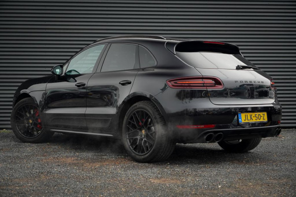 Porsche Macan 3.0 GTS / Pano / Luchtvering / Trekhaak / Sportstoelen / Carplay