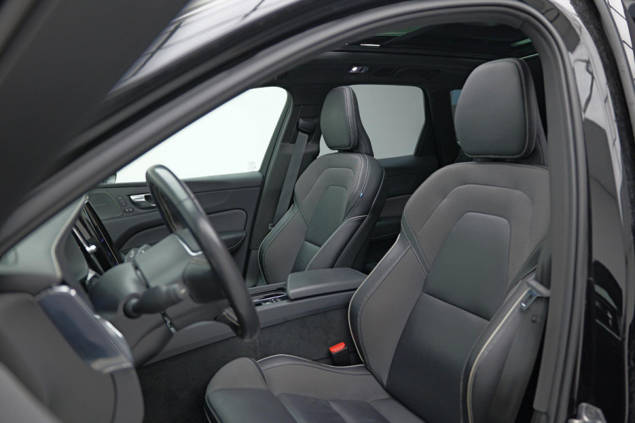 Volvo XC60 2.0 Recharge T8 AWD R-Design |Bomvoll|Pano|360 Camera|Luchtvering|Trekhaak|H&K|HUD|