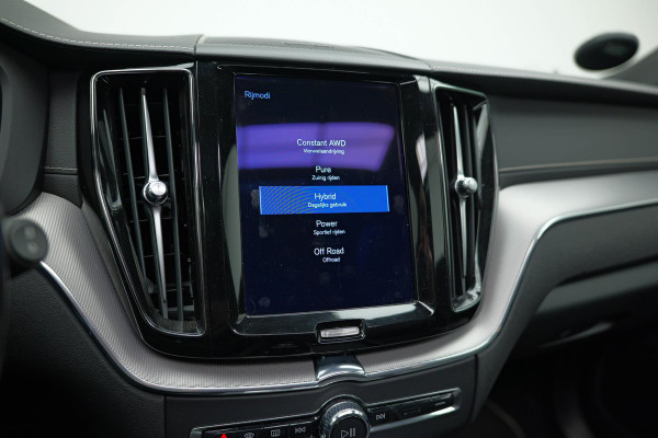 Volvo XC60 2.0 Recharge T8 AWD R-Design |Bomvoll|Pano|360 Camera|Luchtvering|Trekhaak|H&K|HUD|