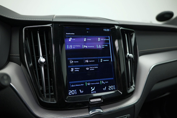 Volvo XC60 2.0 Recharge T8 AWD R-Design |Bomvoll|Pano|360 Camera|Luchtvering|Trekhaak|H&K|HUD|