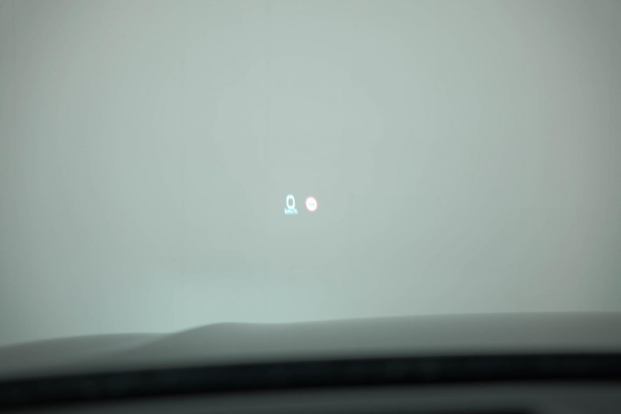 Volvo XC60 2.0 Recharge T8 AWD R-Design |Bomvoll|Pano|360 Camera|Luchtvering|Trekhaak|H&K|HUD|