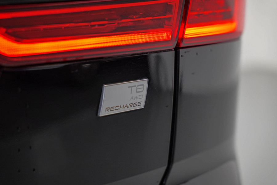 Volvo XC60 2.0 Recharge T8 AWD R-Design |Bomvoll|Pano|360 Camera|Luchtvering|Trekhaak|H&K|HUD|