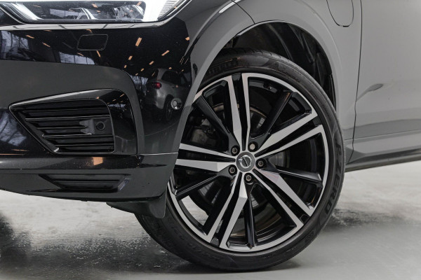 Volvo XC60 2.0 Recharge T8 AWD R-Design |Bomvoll|Pano|360 Camera|Luchtvering|Trekhaak|H&K|HUD|