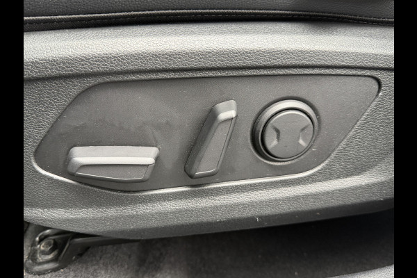 Kia Sportage 1.6 T-GDi Hybrid Dark Edition | Afnm Trekhaak | Treeplanken | Rijklaar!!