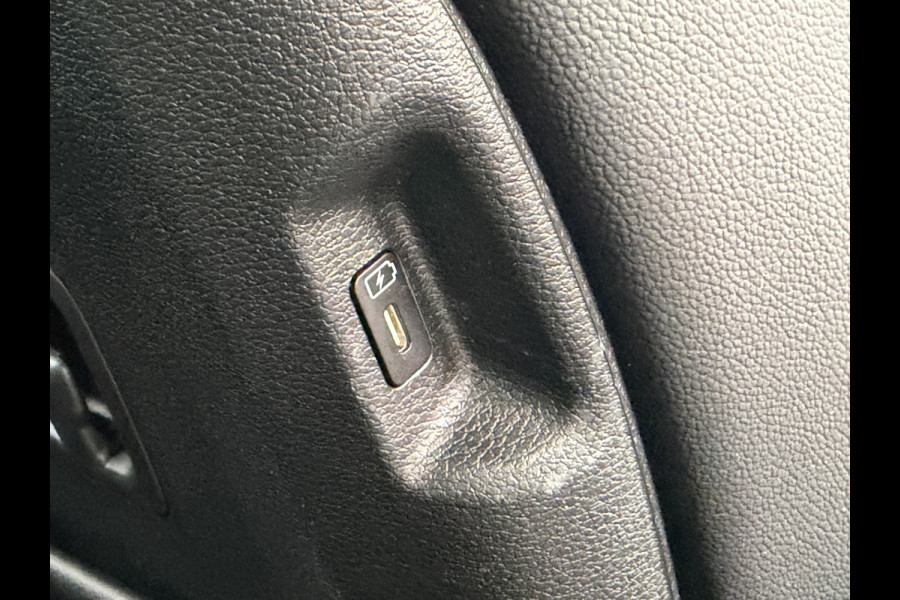 Kia Sportage 1.6 T-GDi Hybrid Dark Edition | Afnm Trekhaak | Treeplanken | Rijklaar!!