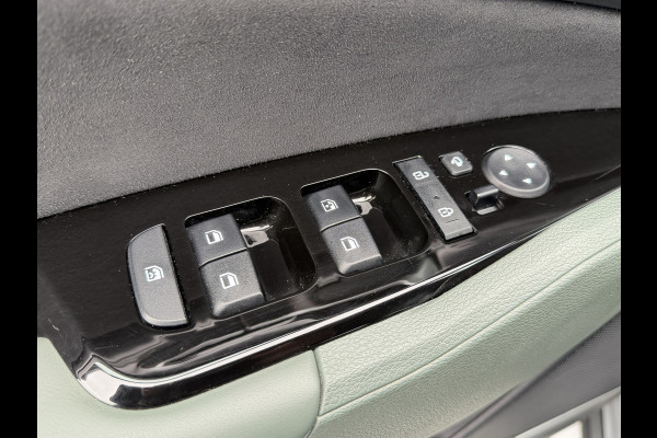 Kia Sportage 1.6 T-GDi Hybrid Dark Edition | Afnm Trekhaak | Treeplanken | Rijklaar!!