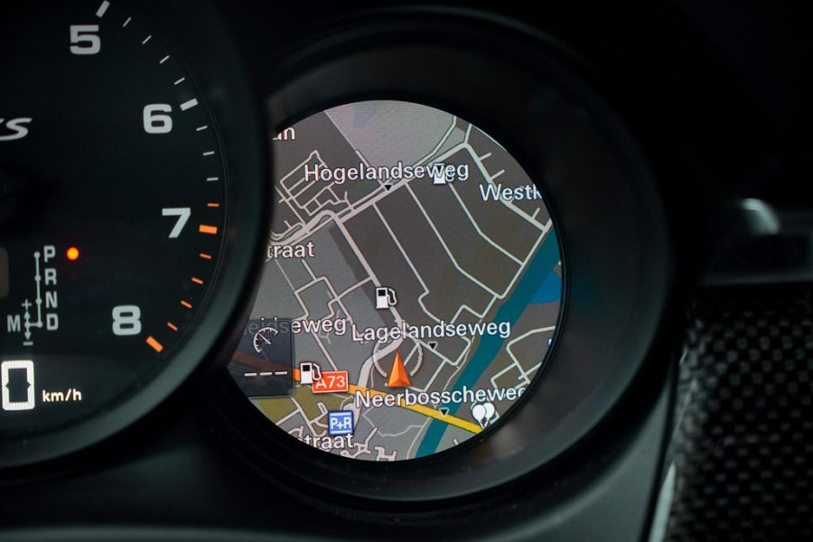 Porsche Macan 3.0 GTS / Pano / Luchtvering / Trekhaak / Sportstoelen / Carplay