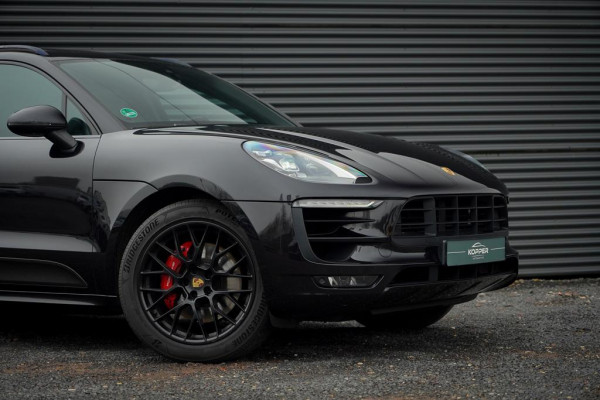 Porsche Macan 3.0 GTS / Pano / Luchtvering / Trekhaak / Sportstoelen / Carplay