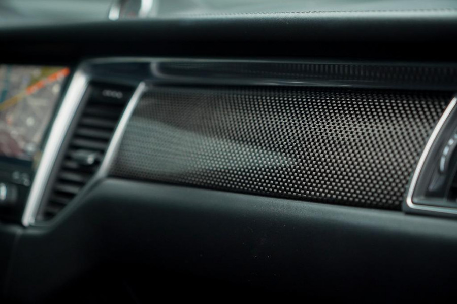 Porsche Macan 3.0 GTS / Pano / Luchtvering / Trekhaak / Sportstoelen / Carplay