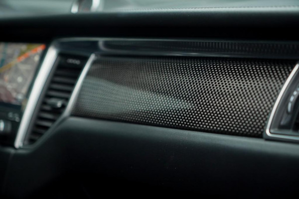 Porsche Macan 3.0 GTS / Pano / Luchtvering / Trekhaak / Sportstoelen / Carplay