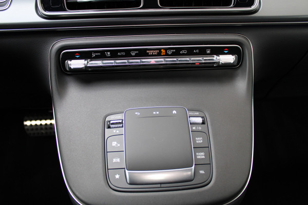 Mercedes-Benz Eqv 300 L2 / AMG / New Model / Panorama / 7-Persoons / 360 Camera / Vol Opties / NIEUWSTAAT