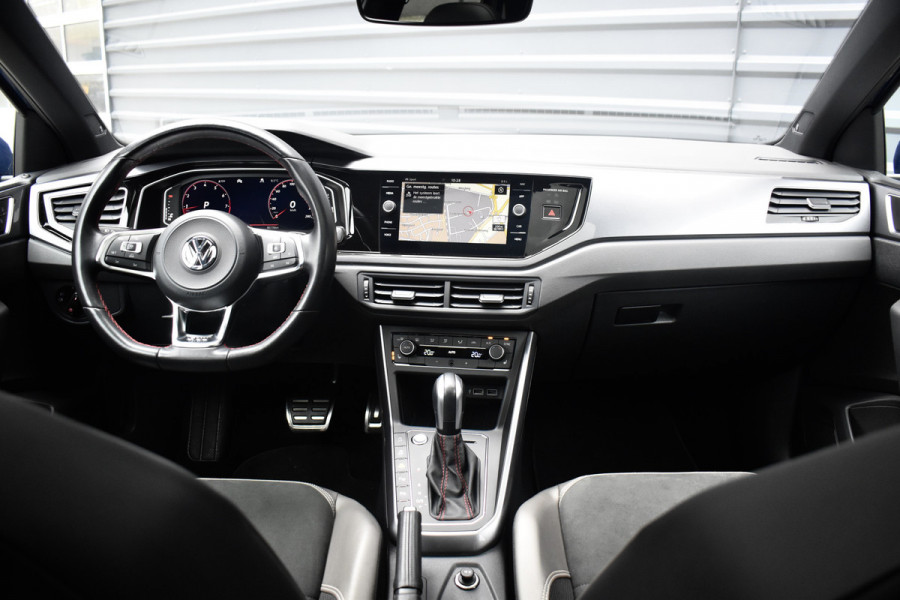 Volkswagen Polo 2.0 TSI GTI 200pk | Pano | ACC | Beats | Camera | 18'' Wielen | Stoelverwarming | CarPlay |