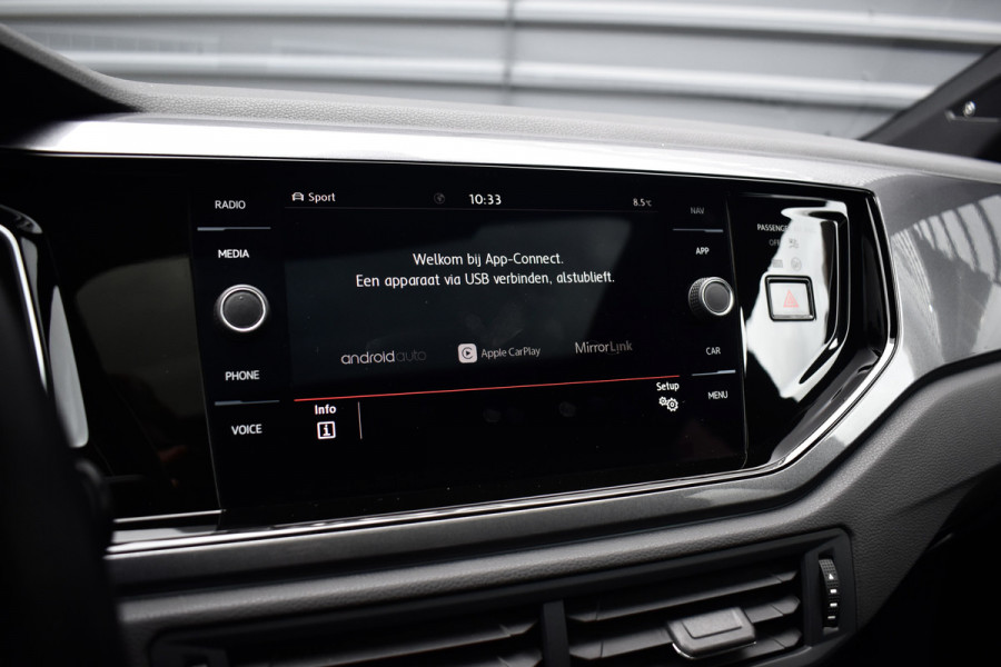 Volkswagen Polo 2.0 TSI GTI 200pk | Pano | ACC | Beats | Camera | 18'' Wielen | Stoelverwarming | CarPlay |