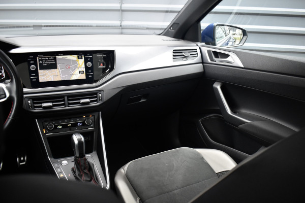 Volkswagen Polo 2.0 TSI GTI 200pk | Pano | ACC | Beats | Camera | 18'' Wielen | Stoelverwarming | CarPlay |