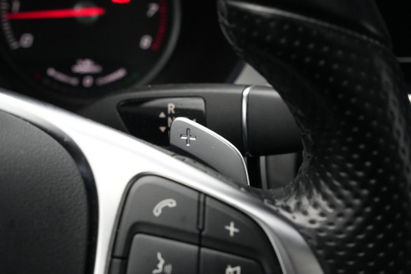 Mercedes-Benz C-Klasse 350 e AMG Luchtvering Panoramadak Cruise Stoelverw. Leer