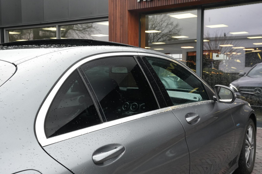 Mercedes-Benz C-Klasse 350 e AMG Luchtvering Panoramadak Cruise Stoelverw. Leer