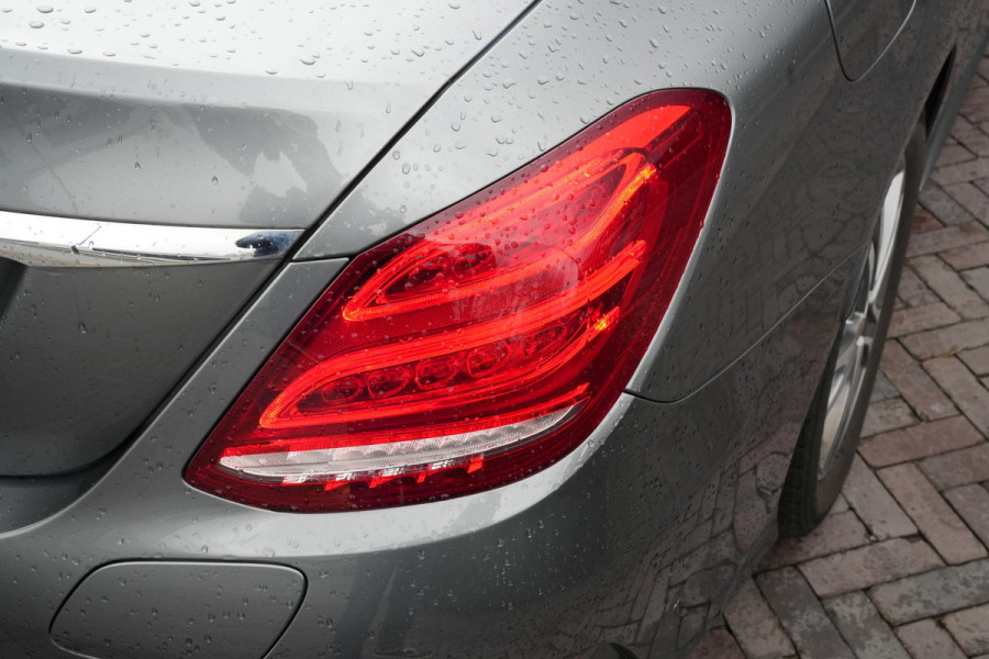 Mercedes-Benz C-Klasse 350 e AMG Luchtvering Panoramadak Cruise Stoelverw. Leer