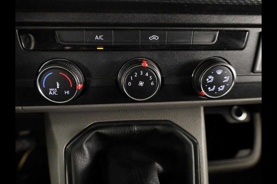 Volkswagen Transporter 2.0 TDI L2H1 28 Comfortline 110 pk | Verlengde garantie | Navigatie via App | Parkeersensoren achter | Cruise control |