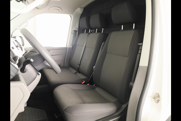 Volkswagen Transporter 2.0 TDI L2H1 28 Comfortline 110 pk | Verlengde garantie | Navigatie via App | Parkeersensoren achter | Cruise control |