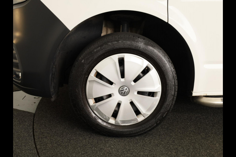 Volkswagen Transporter 2.0 TDI L2H1 28 Comfortline 110 pk | Verlengde garantie | Navigatie via App | Parkeersensoren achter | Cruise control |