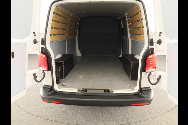 Volkswagen Transporter 2.0 TDI L2H1 28 Comfortline 110 pk | Verlengde garantie | Navigatie via App | Parkeersensoren achter | Cruise control |