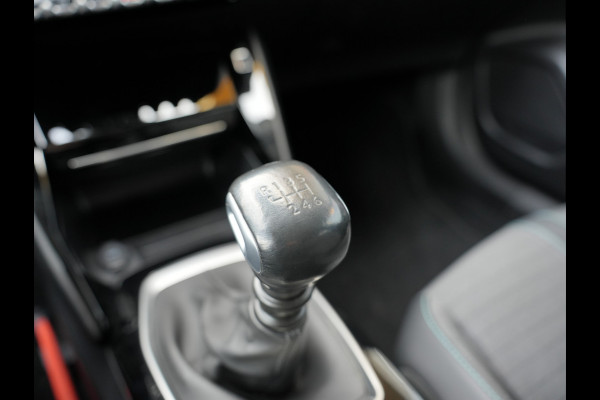 Peugeot 2008 1.2 PureTech Allure | Trekhaak | Apple carplay |