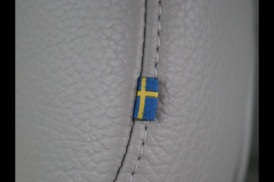 Volvo V60 2.0 T6 Recharge AWD Inscription | Leder | Stoel & stuurverwarming | Adaptive cruise | Camera | Carplay | Stuurverwarming | Keyless | Navigatie | Memory | PHEV | Plug In